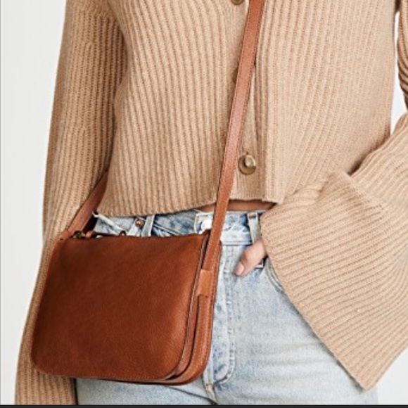 Madewell Handbags - Madewell🍂🍁better leather English saddle